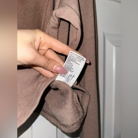 AE Cropped Button Down Hoodie - Picture 6 of 13